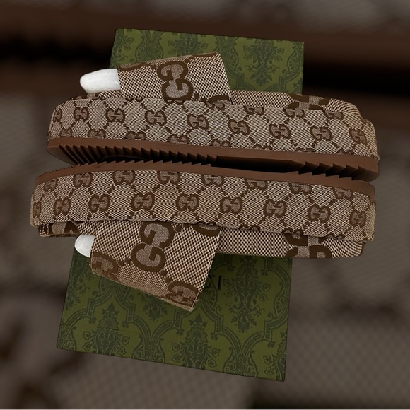 Brand new beautiful GG wedge mules sandals Box included - Picture 4 of 4